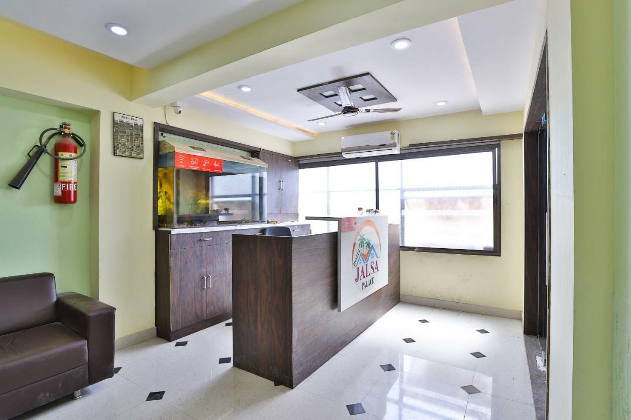 Oyo 37398 Hotel Jalsa Palace Naroda Екстериор снимка